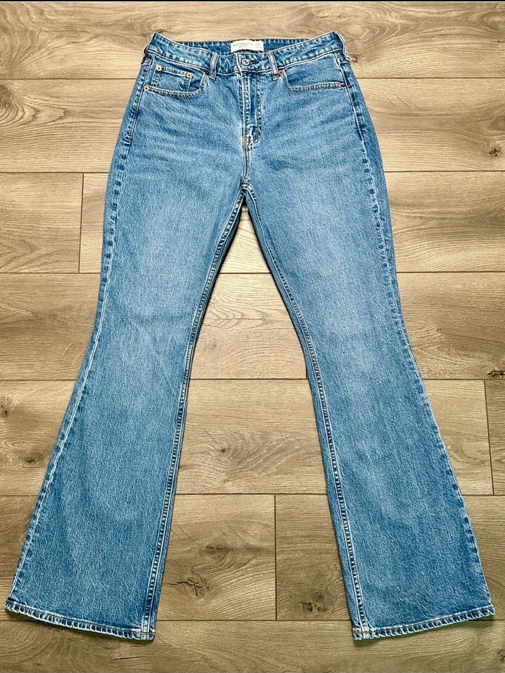 Abercrombie & Fitch Mid Rise Boot Cut Curve Love Stretch Blue Jeans Size 28